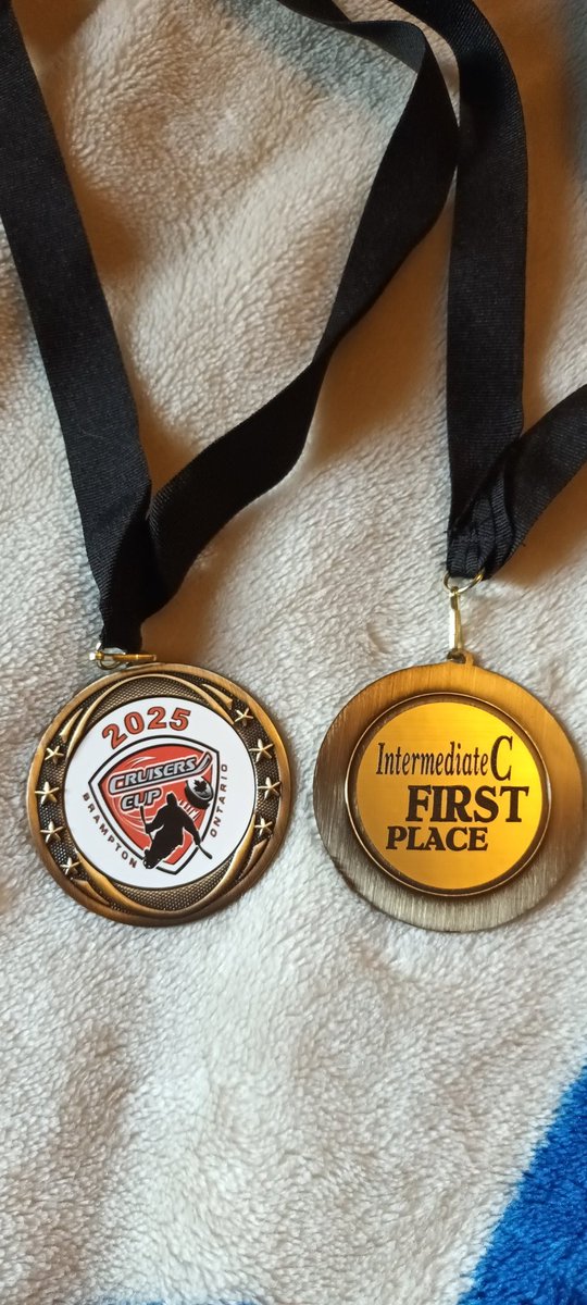 IslandersSledge's tweet photo. Our teams qualified for the #CruisersCup playoffs, but it was our Intermediate squad that won our 1st ever gold at the tournament! Now it's on to the regular season &amp; a home game vs Hamilton this Sat. Come cheer us on &amp; we're still looking for sponsors. #Markham @KeithIrish1 https://t.co/j4Ag1trkME