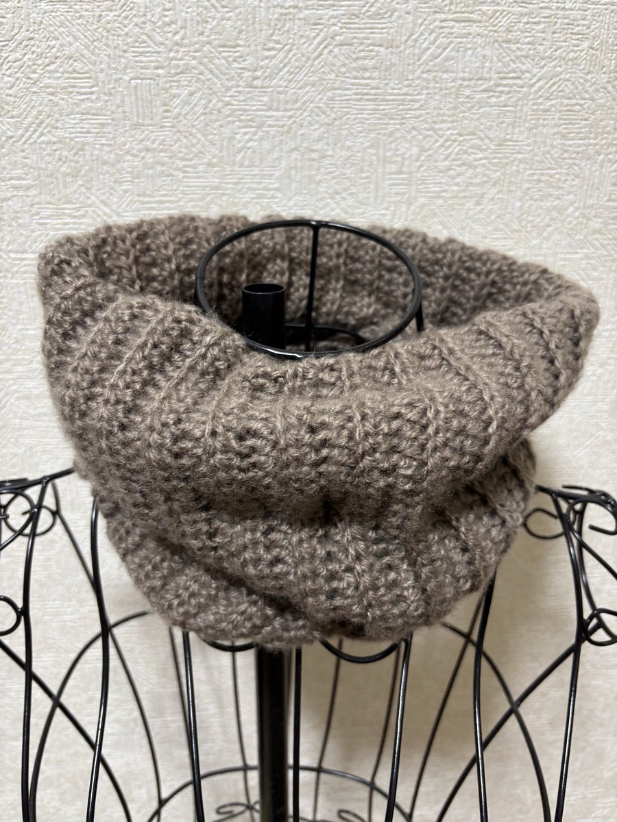 takapipi_3's tweet image. おはよぅございまっ😌2個目のネックウォーマ完成🥳朝晩は寒いでごいマスねぇ〜🥲皆様も風邪などなど気をつけて1日お過ごし下さい☺️今日もよろしくお願いします🙏　　
#編み物好きな人と繋がりたい 
#ネックウォーマ