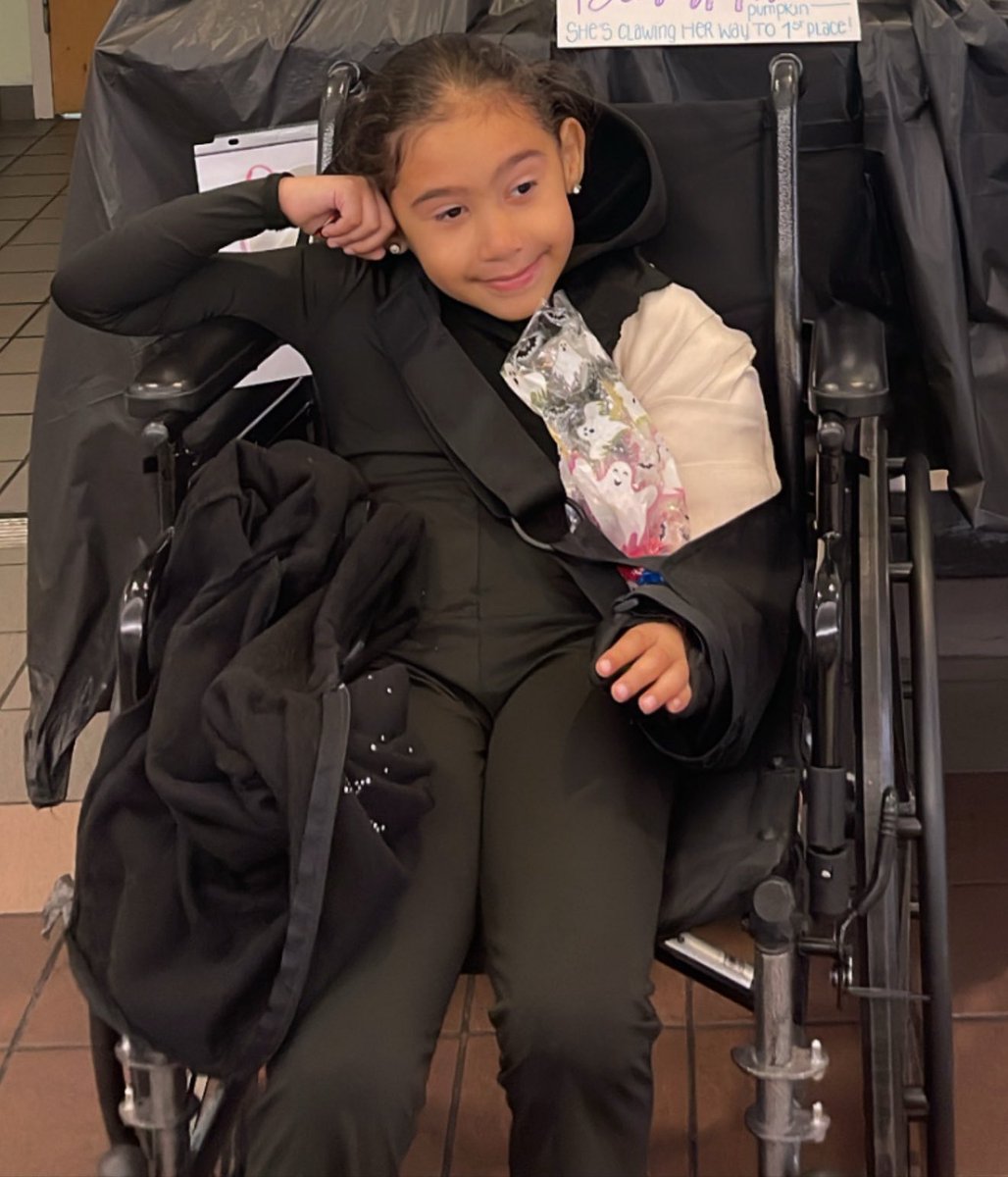 KeeleyFox29's tweet image. 3/  Azuri Ford, 7, is now home recovering from being shot through her arm.     @PhillyPolice sources say she was unintended target in a shooting.