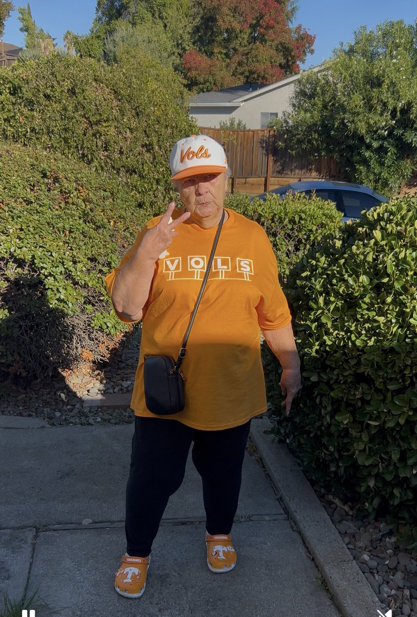 Happy Birthday Mother !!! 🎉🎊🧡