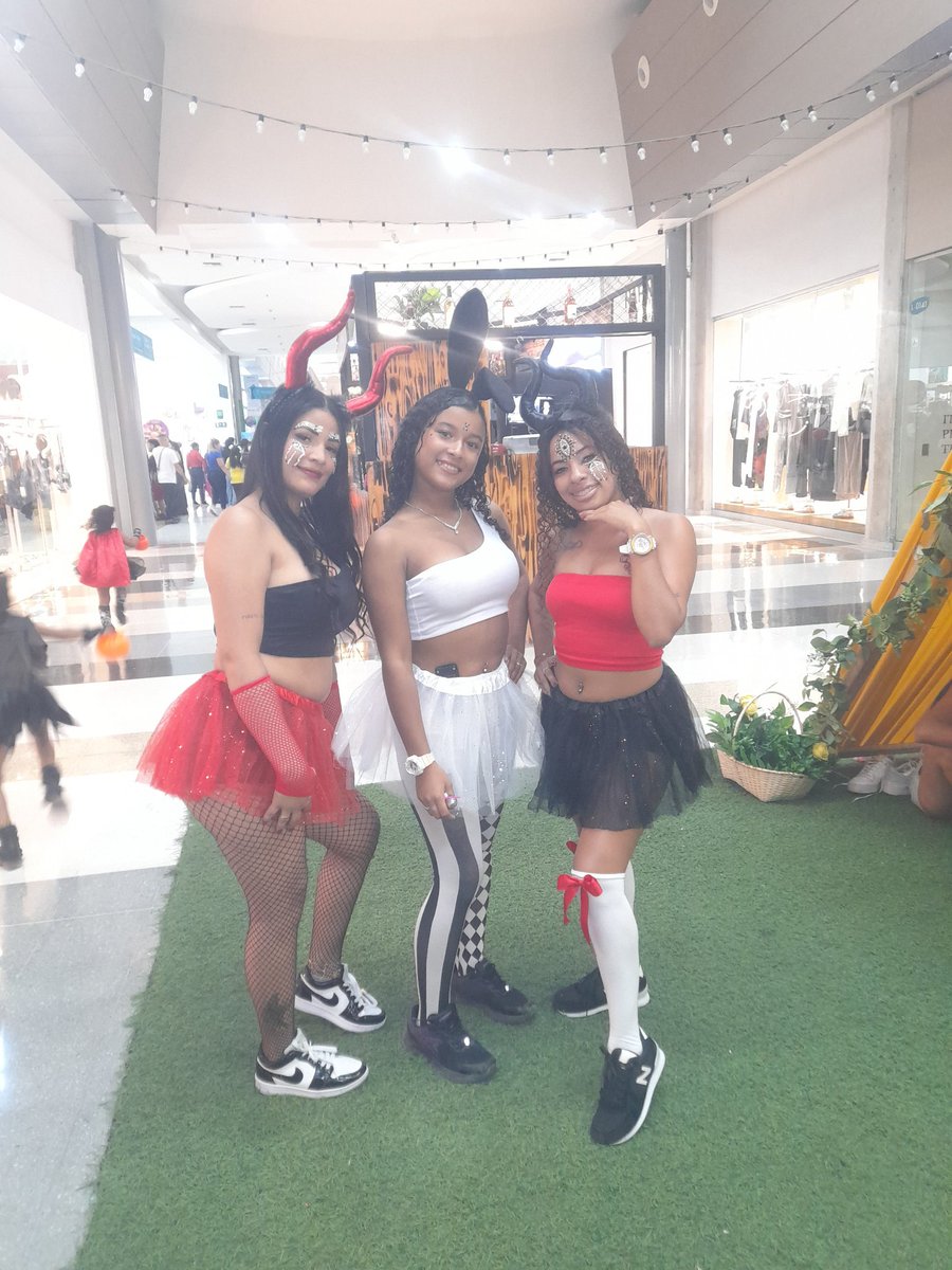 nwanda09's tweet photo. 💋💋💋 https://t.co/ojP7M0Ljku
