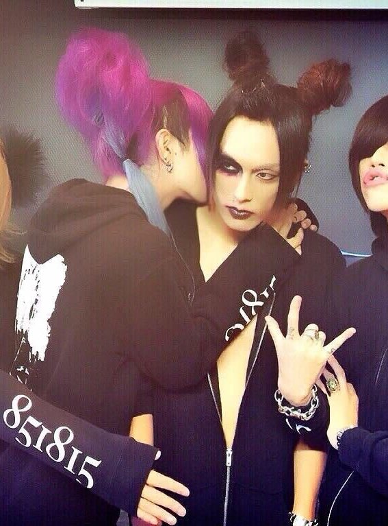 namgyaruu's tweet photo. Im ngl sometimes I genuinely think these two had something goin on https://t.co/APuIFrpJar