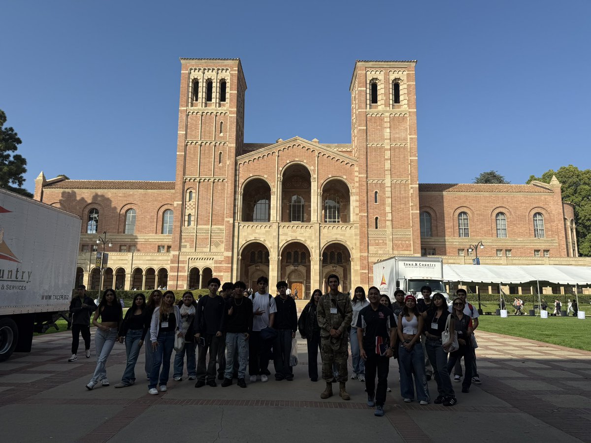 Magnet Program had such an inspiring time visiting UCLA’s Stem Cell Research Center!