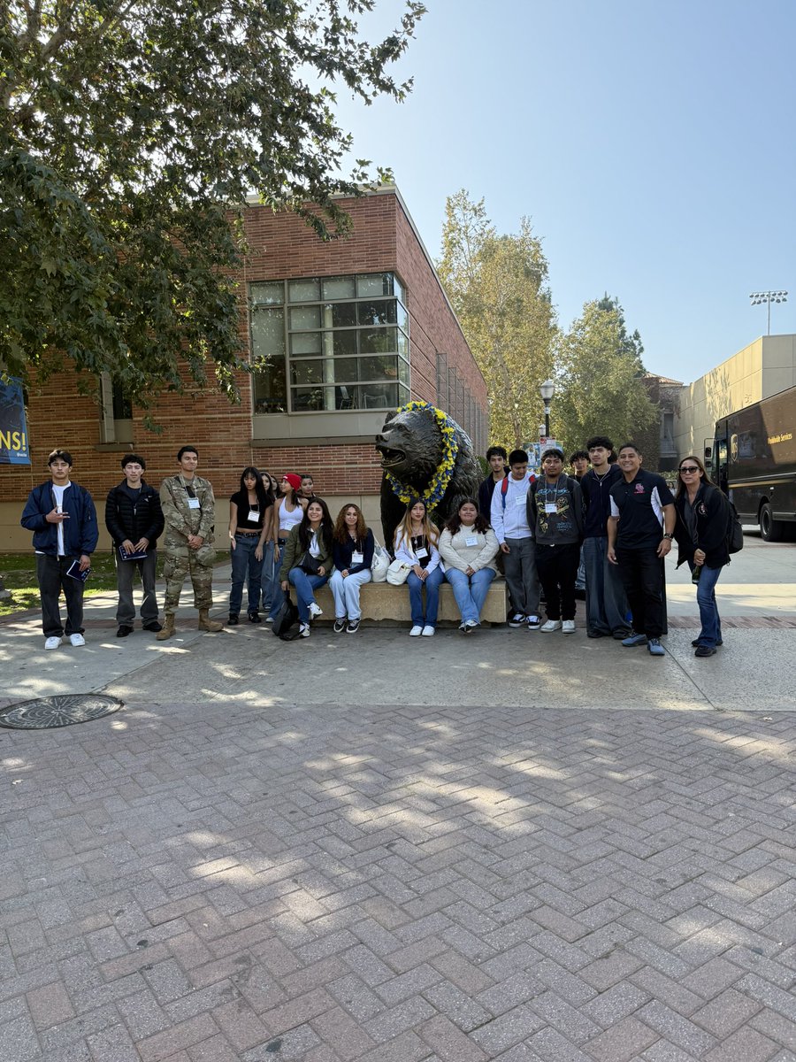 South Gate High S. tweet media