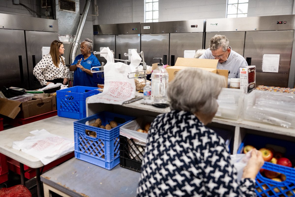 Here in Arkansas, we take care of each other — no matter what’s happening in Washington.

Which is why we gave $500k to Arkansas food banks and I joined Helping Hand food pantry in Little Rock today to assist our great volunteers and the people they serve.