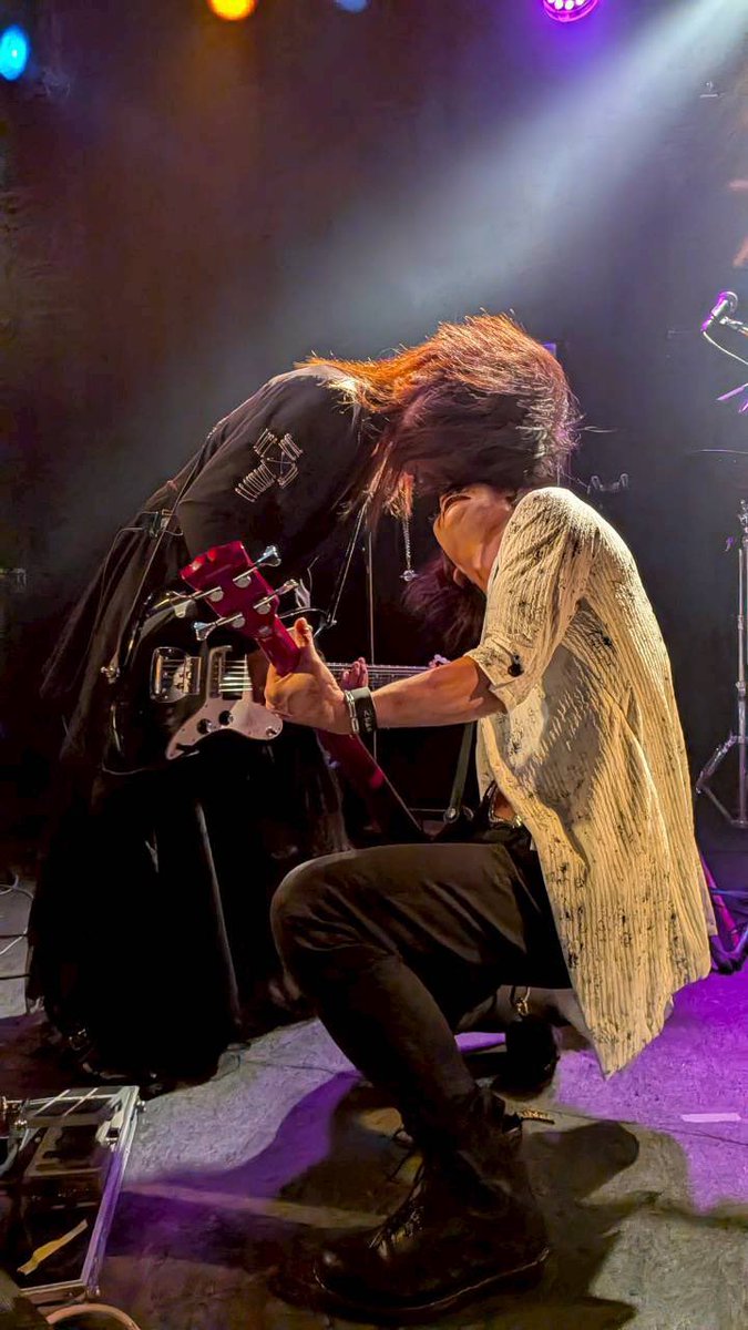 てんつく tweet media