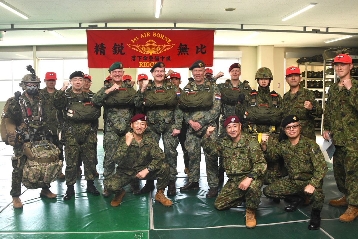 蘭陸軍司令官の部隊訪問対応】 #第1空挺団 は、#オランダ 陸軍司令官