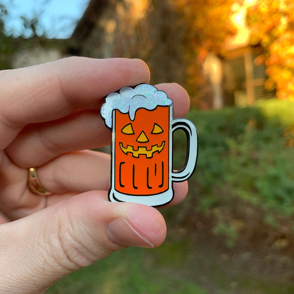 Our Pumpkin Ale pin, first brewed up back in 2018. Despite the glow in the dark jack o' lantern face, it's always felt more like a fall vibes, November kinda pin to me. There's a little bit of glitter in the suds, just to make 'em pop. 🍺🎃