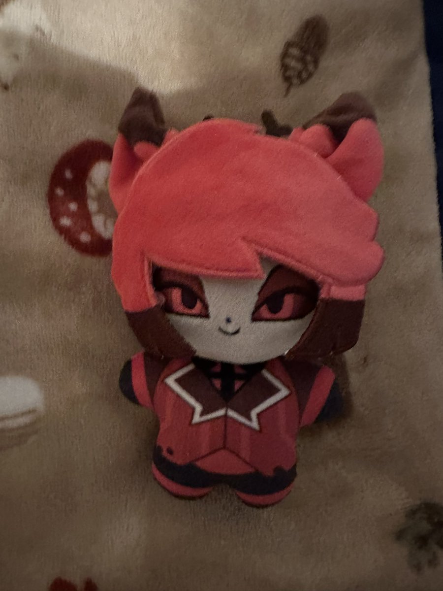 hallowedenigma's tweet image. My Lucifer plushie collection is growing! ❤️
But I have a small Alastor as well ☺️