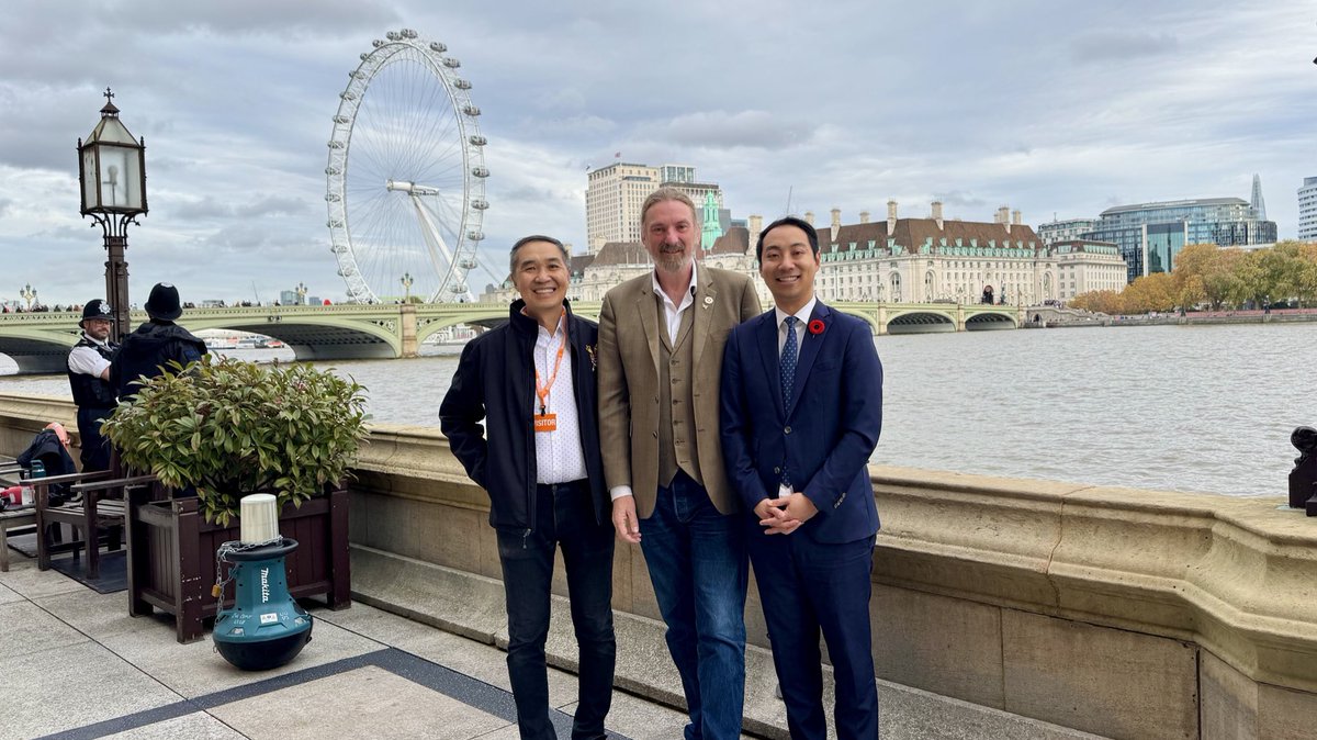 KevinVuongxMP's tweet image. Always a pleasure to see my friend MP @ChrisLawSNP &amp;amp; discuss the threat of  #ForeignInterference to our democracies.

Thanks for giving my dad &amp;amp; I the special Scotsman tour of the Palace of Westminster! I look forward to continuing our discussion with our @IPACglobal colleagues.