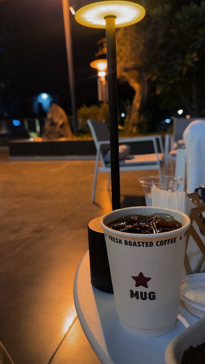 أنا أضيع دونك و اسهر الليل من مبداه 
مثل ضيعة الجاهل إلى ضاع واليّه