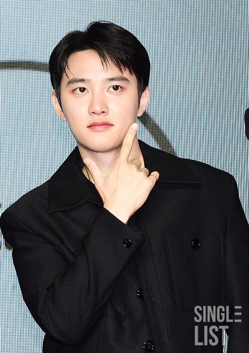 _mysticdoh's tweet image. 도경수,블리츠웨이 전속계약 “연기·엑소 활동 등 전폭적 지원&quot;

블리츠웨이 홍민기대표는 5일(수) 
글로벌 아티스트이자,국내외에서 연기력을 인정받은 배우 도경수와 함께하게 되어 매우 기쁘다 음반 매니지먼트 시스템통해 도경수의 연기뿐 아니라 그룹활동,솔로음반도 전폭적으로 지원할것이라 전해