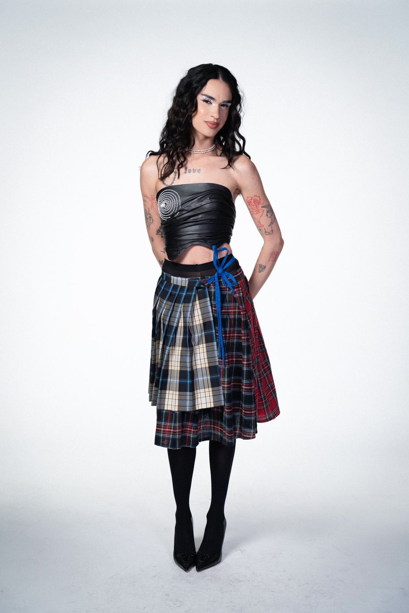 whowannakissx's tweet image. chego no Corrida, sirvo:
- Moda
- Face
- Body
e vou embora…