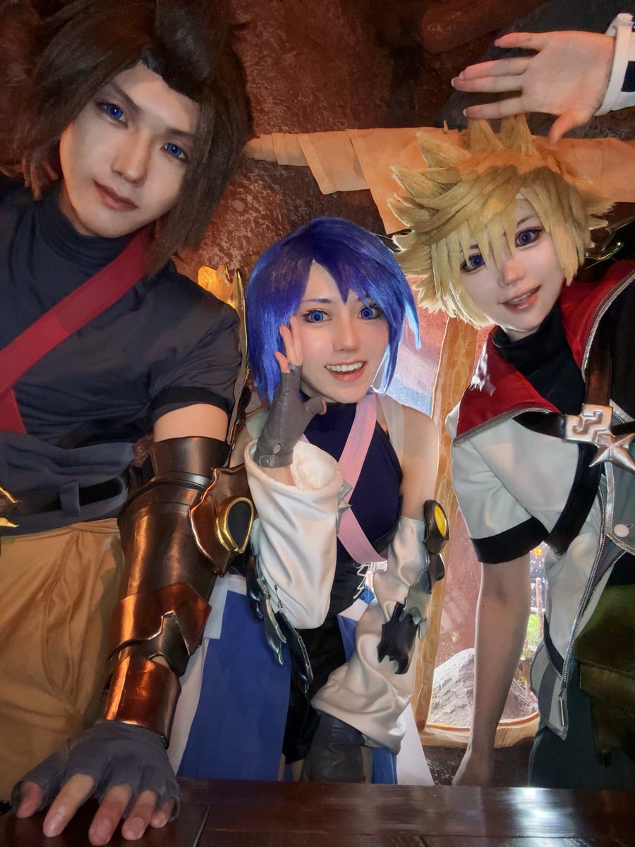 📸2025.10/22🏰
------------------

改めて、鎧組インパ楽しかった🗝✨️
来年もまた３人一緒に冒険しに行けますように☀️
(アクア仮装する日毎回雨なので来年こそ…!)

 #Dハロ仮装2025   #KH仮装