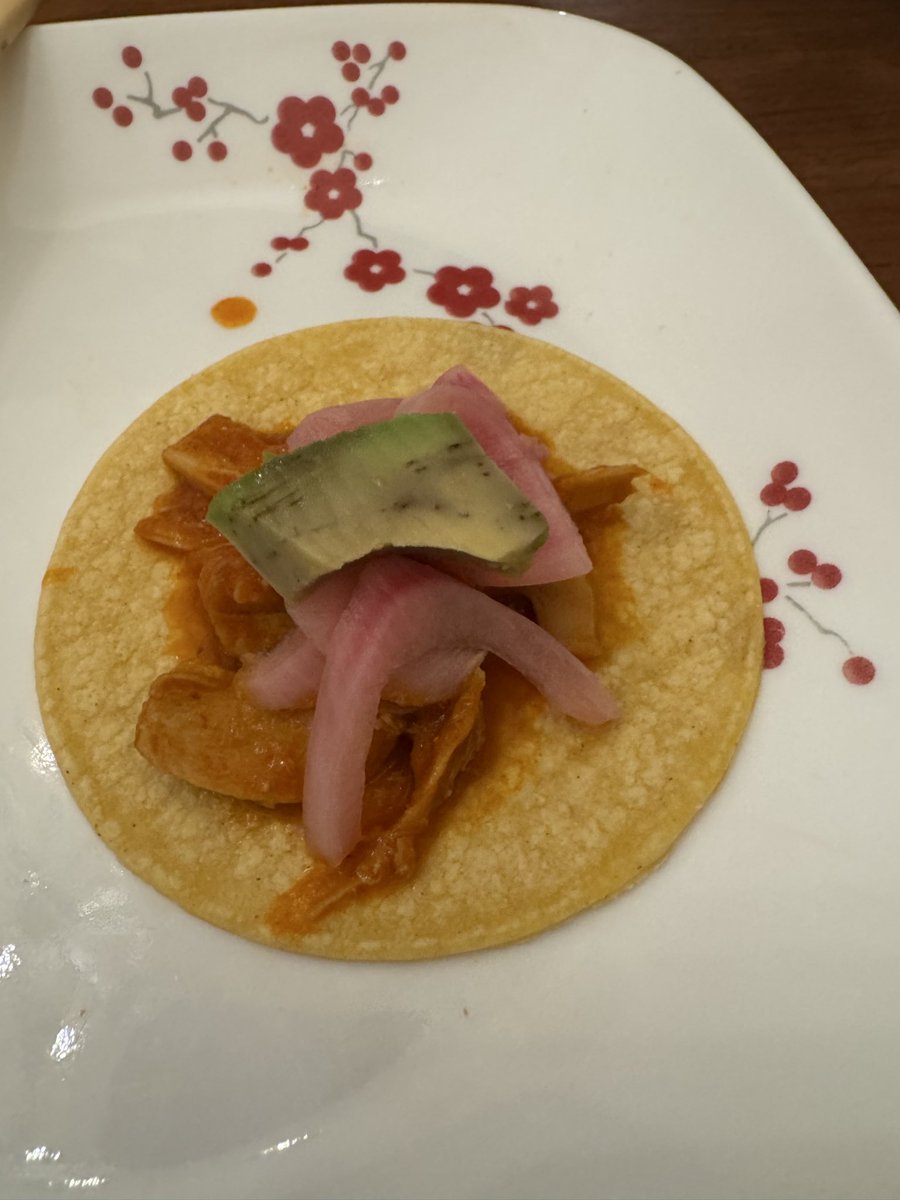 mooonryu's tweet image. gonna start documenting new recipes that im learning and posting to the void. chicken tinga tacos, turned out pretty good. hope to get better tortillas next time
