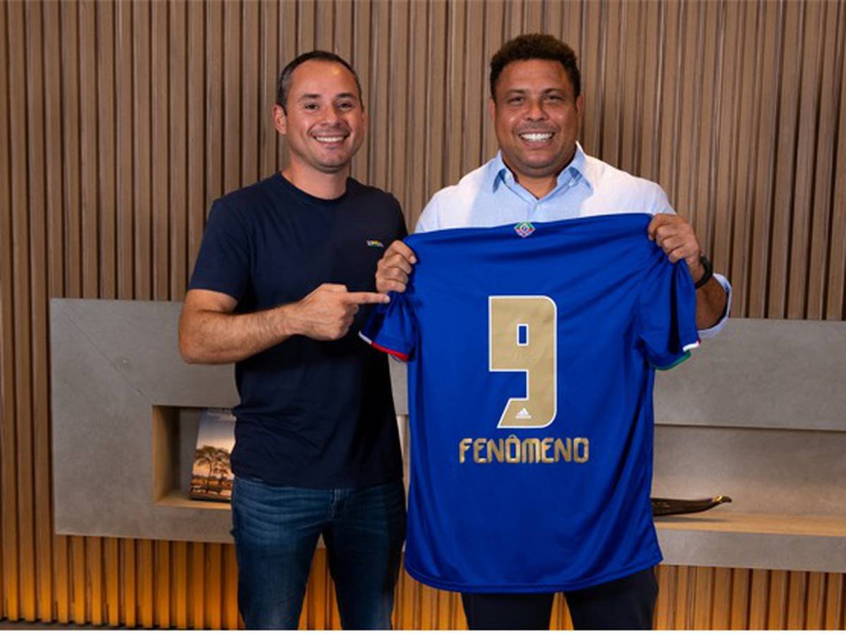 🚨"La idea es llevar al Pereira al siguiente nivel y replicar los modelos con exfutbolistas como el Inter de Miami o el Cruzeiro"

🎙️José Miguel Jaramillo, empresario interesado en comprar al Grande Matecaña, en #ElVbarCaracol

📻Entrevista EXCLUSIVA, aquí:acortar.link/Uh6fO5