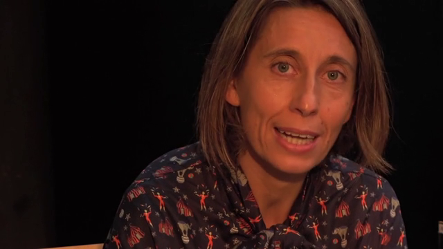 Rosa Aneiros le aquí fragmentos da súa obra narrativa, no marco da actividade A literatura galega nas súas voces: aelg.gal/actividades/ou… <a href="/SXPL/">Política Lingüística</a>