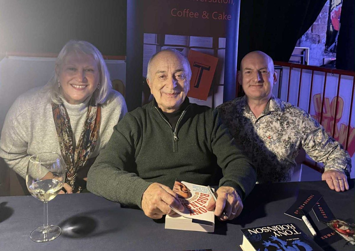 manelson70's tweet photo. Chuffed to meet the national treasure that is Sir Tony Robinson this evening

@Tony_Robinson https://t.co/RGu94H5Qhv