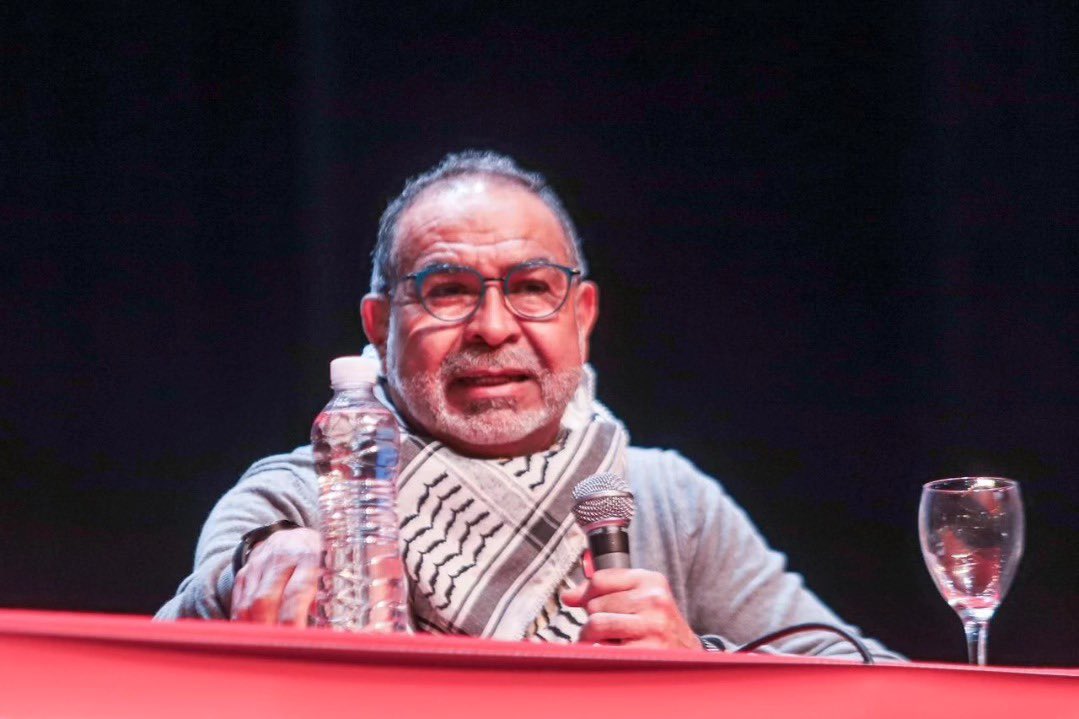 ForodeSaoPaulo's tweet image. 🌎Hoy comenzó la Cumbre de los Pueblos, a 20 años del NO al ALCA, en Mar del Plata, Buenos Aires, Argentina. Más de mil compañeras y compañeros militantes de organizaciones sociales, populares y sindicales del mundo.

¡ACÁ NO SE RINDE NADIE!

#CumbreDeLosPueblos2025