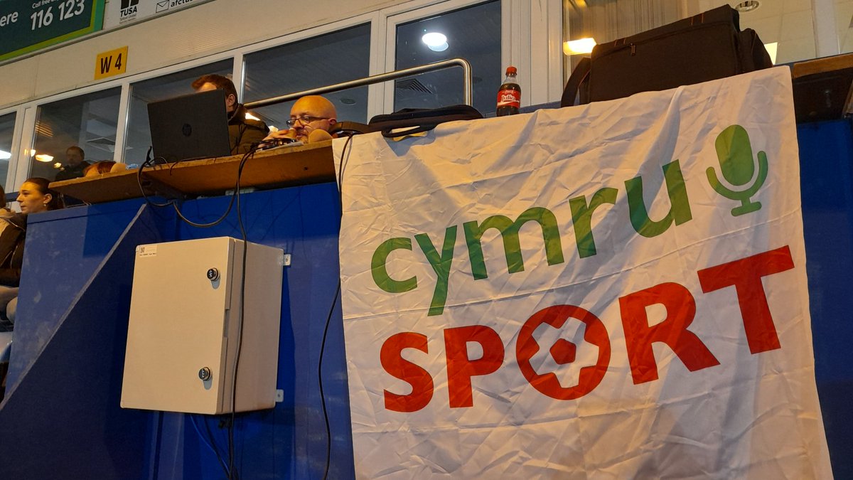 Wow what an advert for the National North <a href="/telfordutd/">AFC Telford United</a> 2 <a href="/MerthyrTownFC/">The Martyrs</a> 4. First well done to the groundstaff to get the game on. One of the best games I have seen this season. Superb and top class commentary by <a href="/mattrowley1973/">Matt Rowley</a> for <a href="/cymru_sport/">Cymru Sport</a>