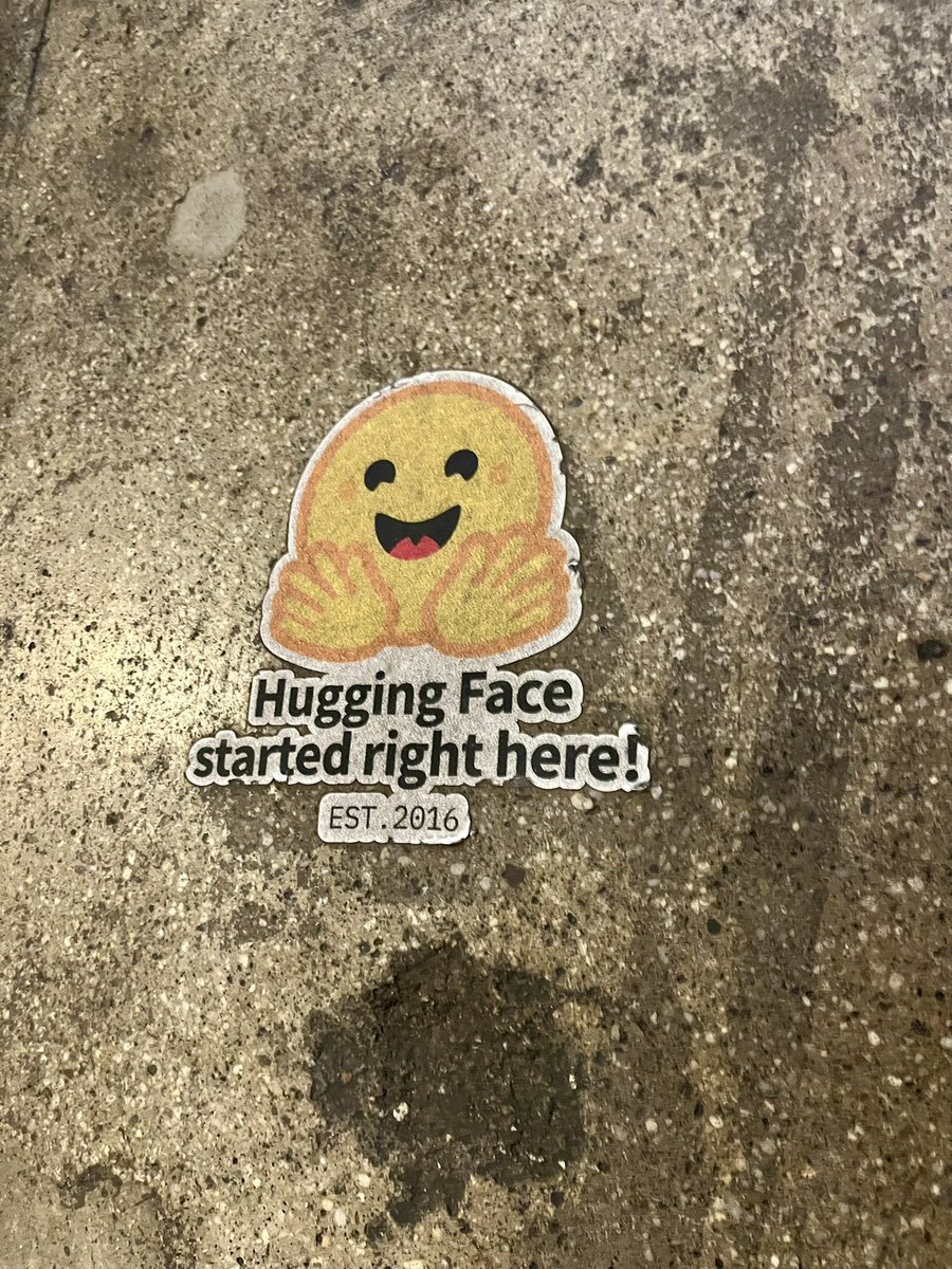 magdovitz's tweet image. Congrats to @nicole_ripka, @Borthwick and the whole @betaworks crew on a fantastic demo day. Some of the most original live demos I’ve seen in a long time. 

Also the 🤗 Easter egg is 🤌🏻