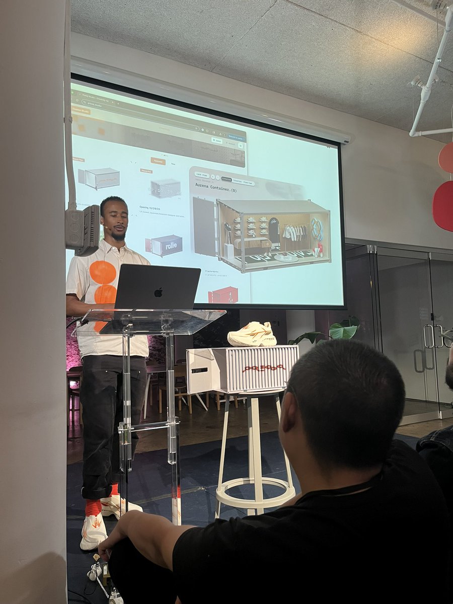 magdovitz's tweet image. Congrats to @nicole_ripka, @Borthwick and the whole @betaworks crew on a fantastic demo day. Some of the most original live demos I’ve seen in a long time. 

Also the 🤗 Easter egg is 🤌🏻