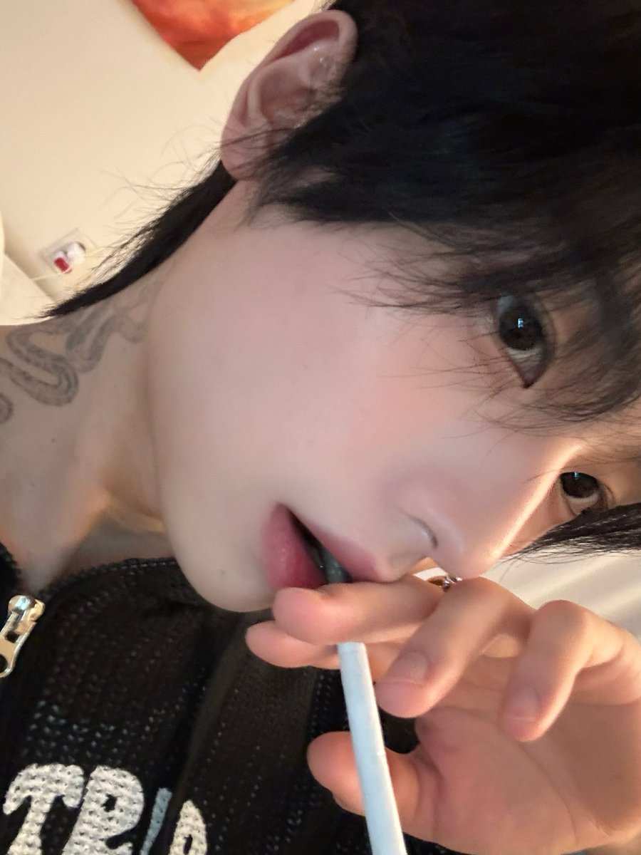 donottrythisathome tweet media