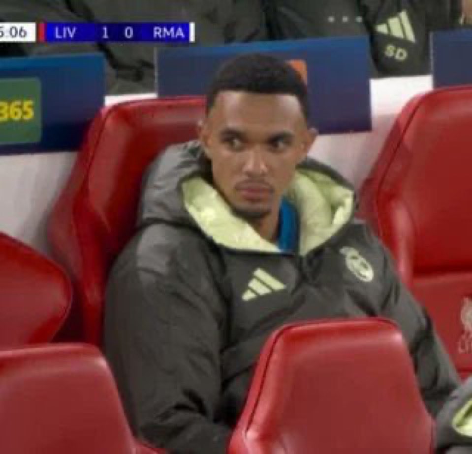 ForeverLFC21's tweet photo. @Squawka Madrid again W again 😂

All too easy https://t.co/Z3i3qIhp7M