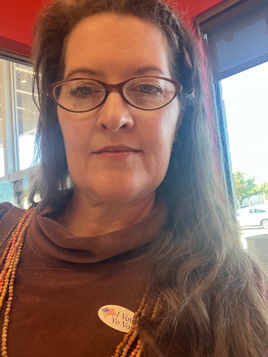 HypnoKelly's tweet photo. This is your periodic reminder that government by constitutional amendment (rather than legislation) is no way to govern. The polls are open until 7:00. #texaslegislature, do your job! https://t.co/24cST3DQ5D