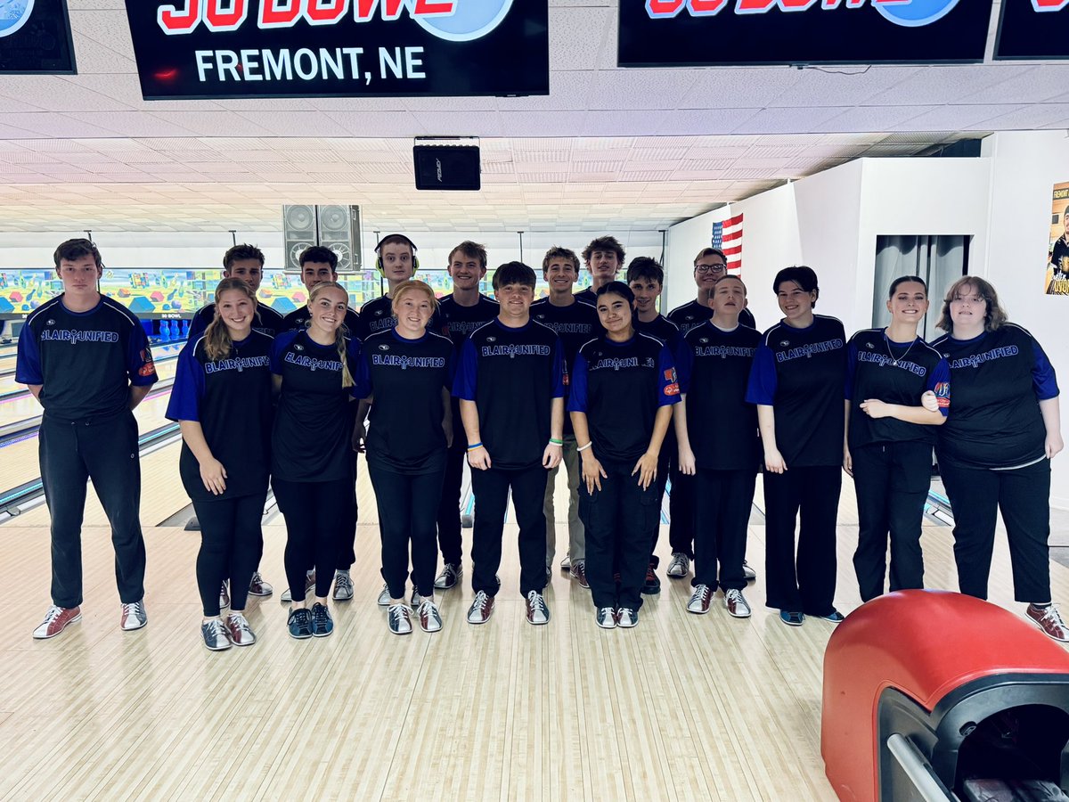blairunified's tweet photo. The Unified Bowling Bears had their first dual
of the season yesterday vs. Fremont🎳💜🖤 Lots of fun, lots of laughs and lots of strikes #unifiedsports @EntPubSports @BHSBlair https://t.co/l2RNlVllxF