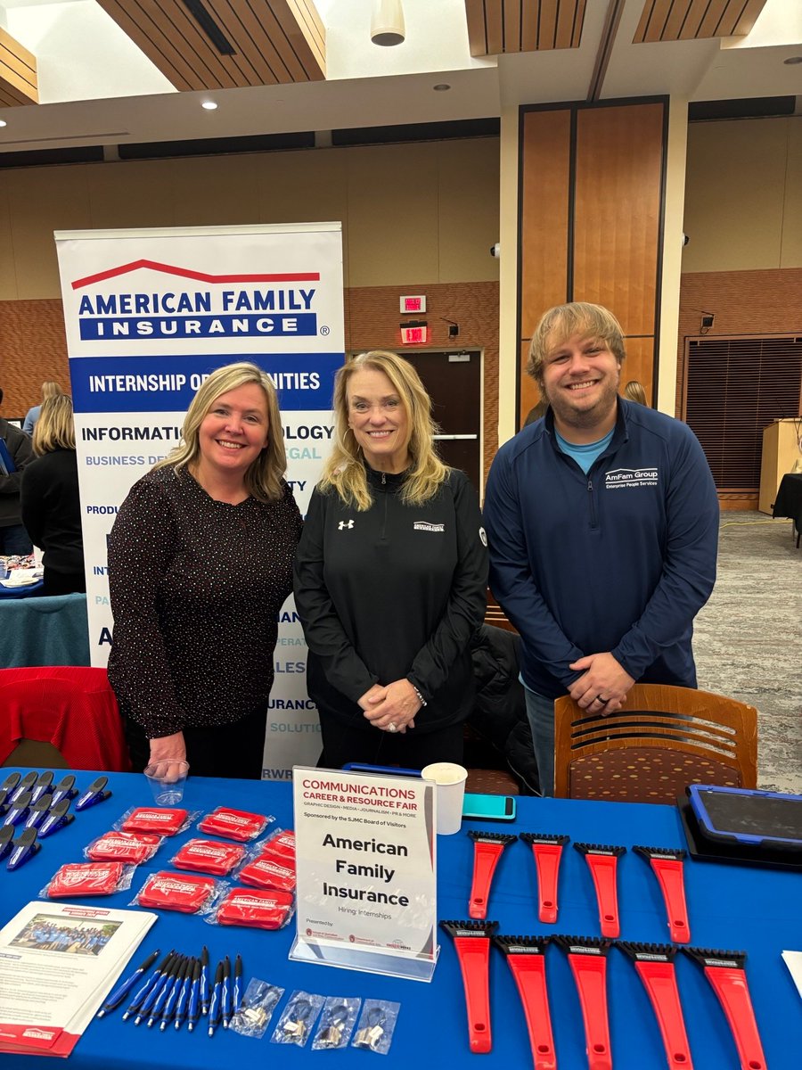JanetMMasters's tweet image. Great time with my colleagues Kelly and Matt in comms and talent acquisition where we represented @AmFam and met so many wonderful students at the @UWSuccessWorks career fair event! We&apos;re hiring a comms intern for next summer! Link to apply: lnkd.in/gxGe2eNv