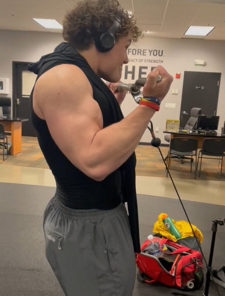 Tristan “The Hulk” Lux tweet media