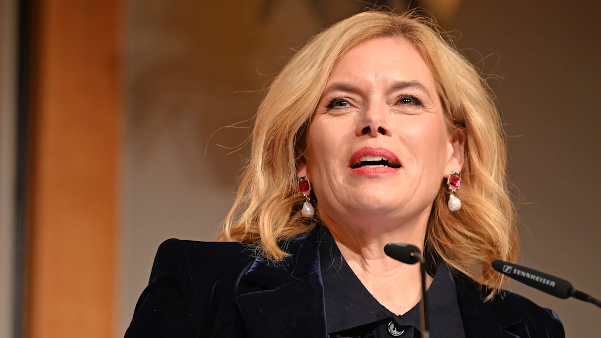 welt's tweet image. Klöckner nennt Deutschland den „Puff Europas“ to.welt.de/Wq6MCPT