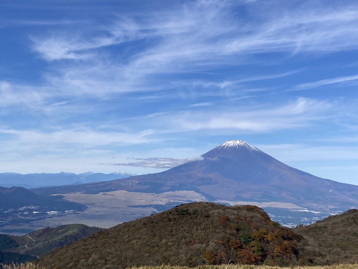 chami0028's tweet photo. 2025.11.4
この国は神々や龍神に守られている
そう強く感じる日でした。
私たち人間は、
自然を守っていかなければー！
#八百万の神様
#富士山
#龍神
#自然を守ろう
#占��
#占い師 https://t.co/UwAZZDH0YA