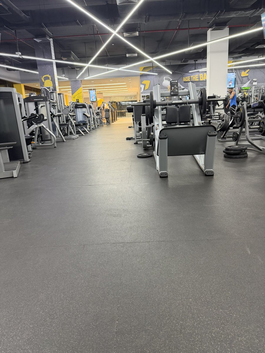 توني دخلت النادي 💪 

يوميا اتمرن 2:30 الفجر عادي ولا؟