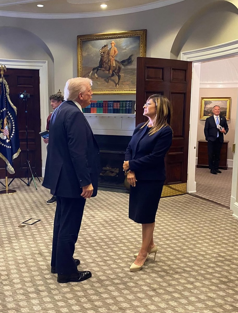 bartiromo_80002's tweet photo. MAGA 🇺🇸 https://t.co/JCOdUjH8Jm