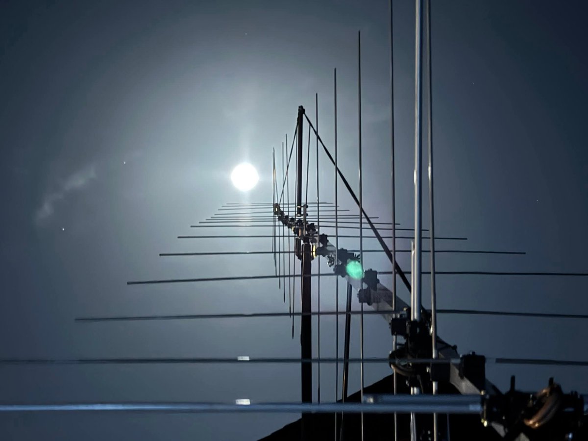 W6MOQ's tweet photo. π¬π² #9L8MD #SierraLeone by DL8JJ
π‘ π EME: #Earth #Moon Earth βΌ
{source: Emil Bergmann} #MDXC
π #hamradio #satellite @grok π° https://t.co/FOYEgzv8Hc