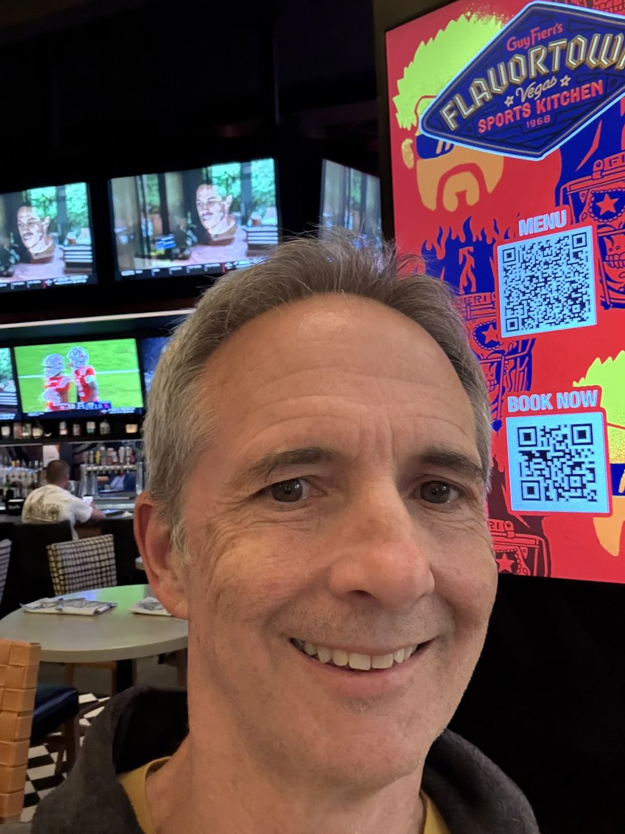 Tuesday wrap-up: I didn’t eat here, but the food looked pretty good. #AuthorNation #indieauthor #lasvegas