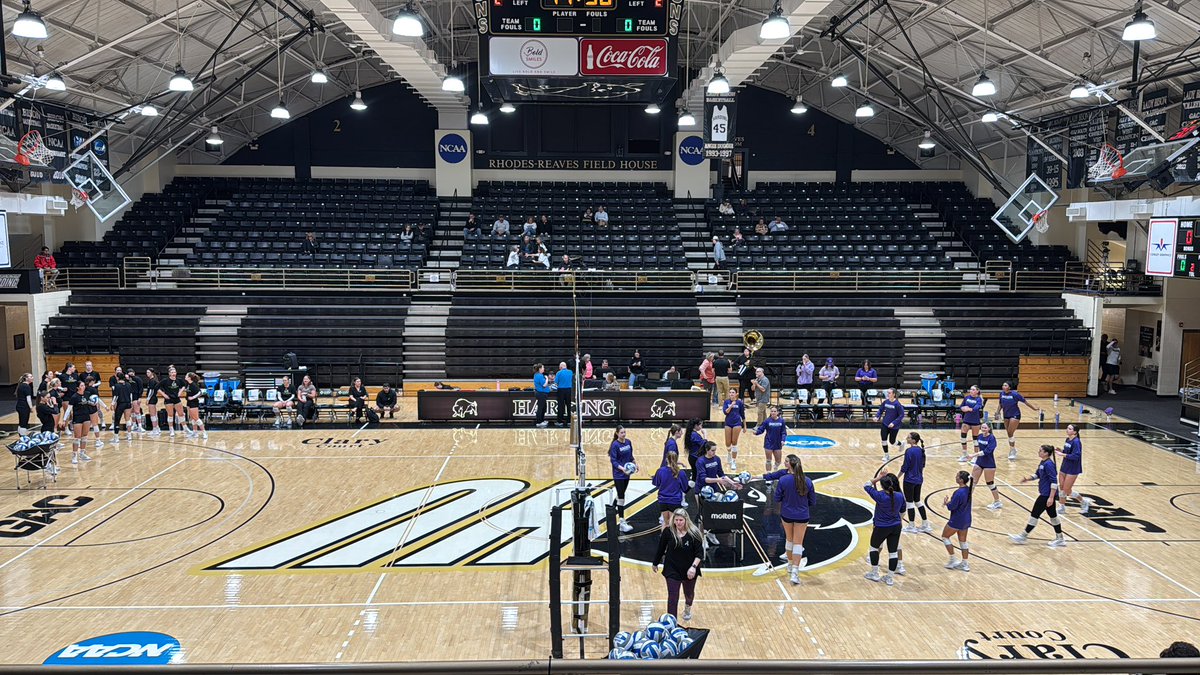 I’m here LIVE at a BUCKET LIST venue for <a href="/GACAthletics/">#TheGAC</a> VOLLEYBALL‼️

<a href="/OuachitaVB/">Ouachita Volleyball</a> takes on <a href="/Harding_VB/">Harding U Volleyball</a> here at Rhodes-Reaves Field house in Searcy, AR

Tigers come into this one UNBEATEN in GAC play, looking to win in Searcy for the 1st time since 1988

The 2nd place Bisons look