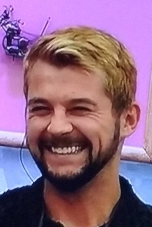 LSTW039444's tweet photo. Se a hipócrisia matasse estavam todos mortos e prontos para o serem maquilhados pelo Marcelo, todos a rirem-se e a achar a maior graça enquanto tem mais um cornudo a sofrer cá fora, hipócritas de merda 
#sstvi #sstvi9 https://t.co/T3arRtFhrE