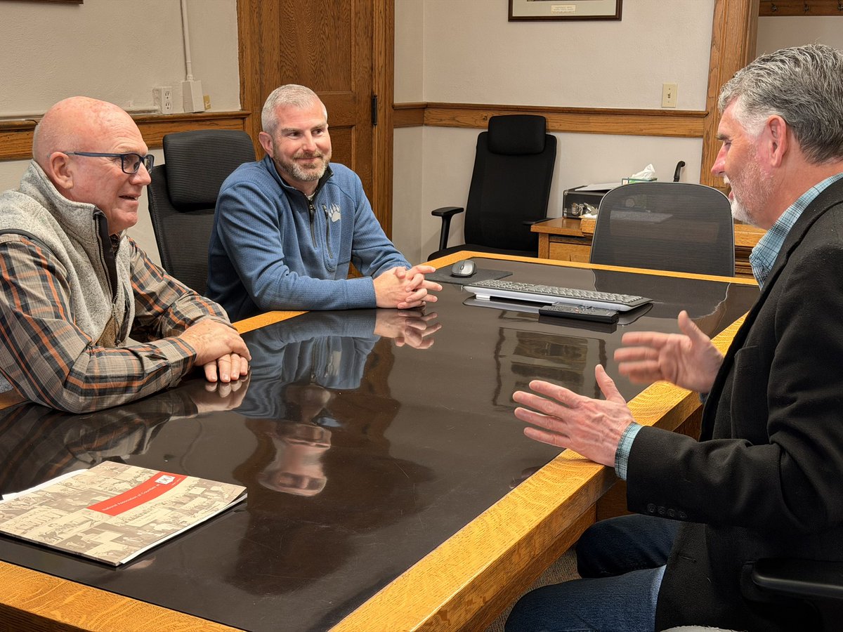 TOS_Elliott's tweet image. Each Hoosier community has its own story. Hearing from local leaders helps us make sure state resources meet real needs on the ground. Grateful to visit Warren County and talk with Comm’r Greenwood and Council Pres. Foxworthy about how to keep Indiana moving forward together.