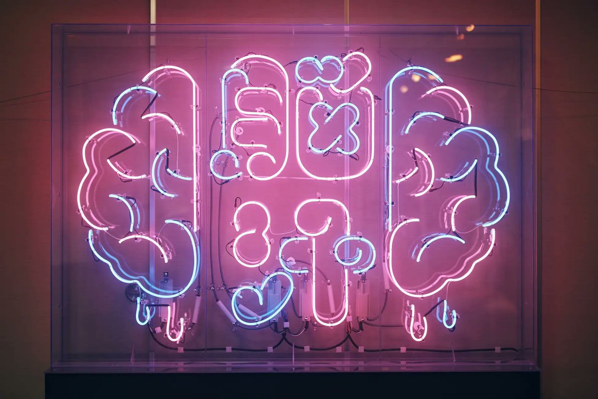 昨年10日間で4,457名が体験したイベントが今年も…！「銭湯×サイバー空間」が融合する、イベントが帰ってきた「脳汁銭湯2025」。11月26日(水)〜12月7日(日)まで、東京都大田区の老舗銭湯「改正湯」で開催される体験型イベント。
企画監修はアフロマンスさん…個人的に気になるポイントは↓