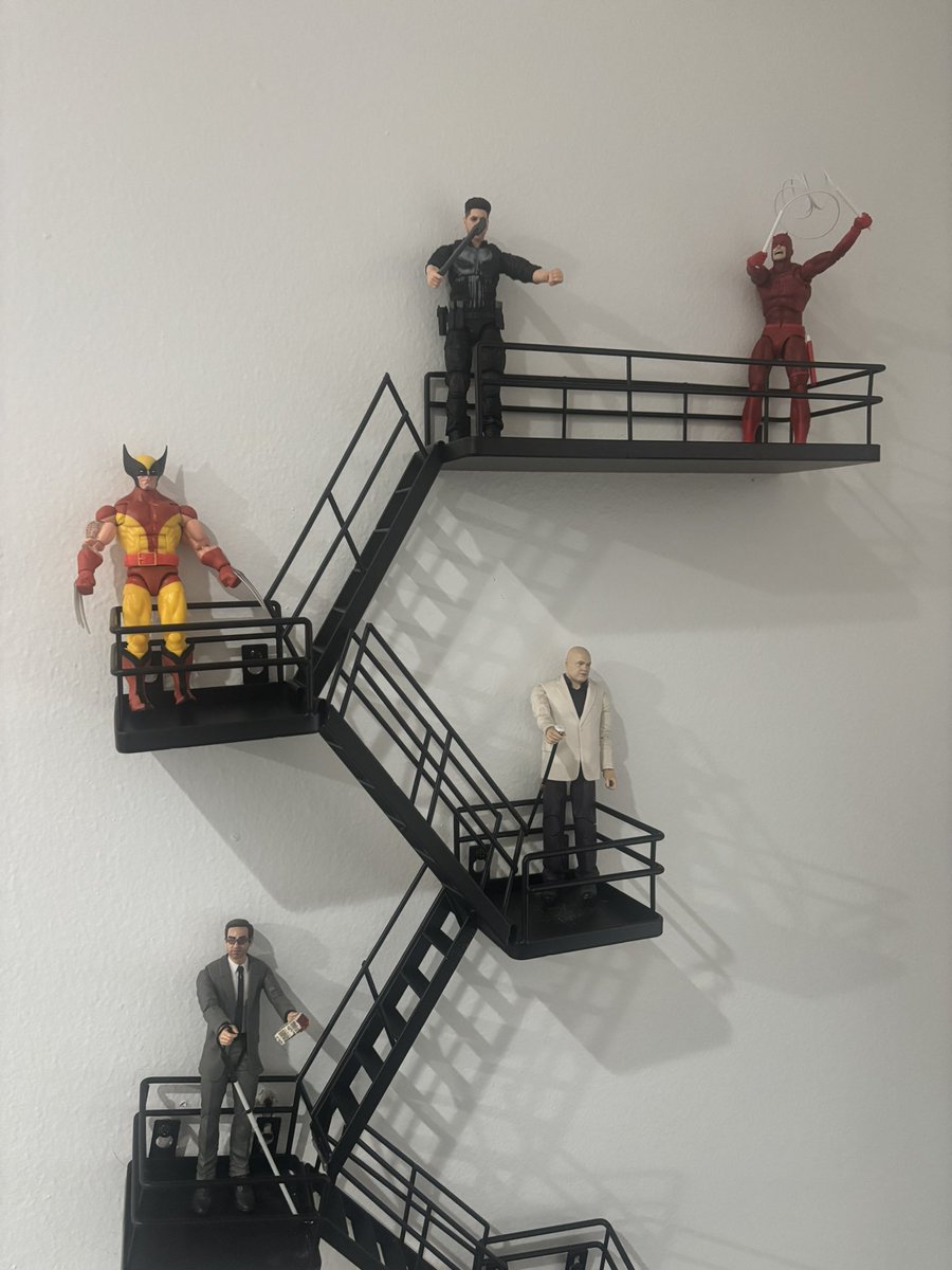 Just_Me_Meh's tweet image. I was today years old when I discovered screwing things into a wall is NOT my specialty 🤬🤬🤬🤬

I think I need a Spidey- any recs? 
#currentproject #nerd #Daredevil #Punisher #Wolverine