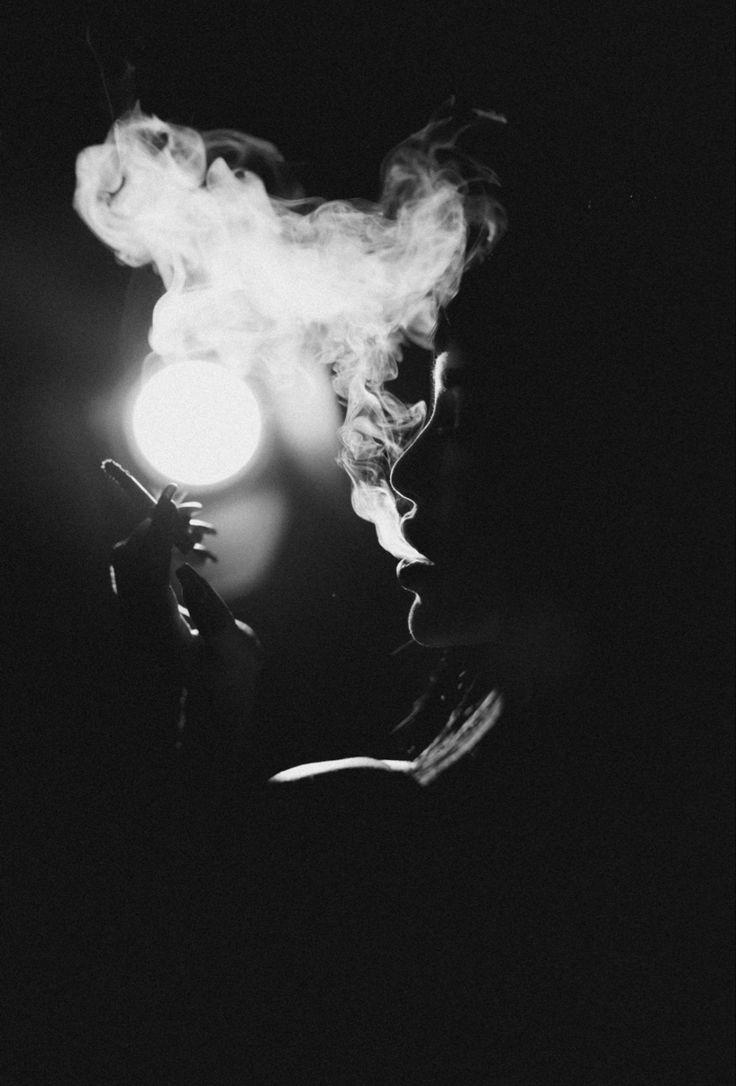 Te amo
     contra todo pronostico
Te deseo
            a quema ropa
Te extraño
        a bocajarro
Te sueño
              a caladas cortas
                           y mucho humo

(Merci beaucoup)