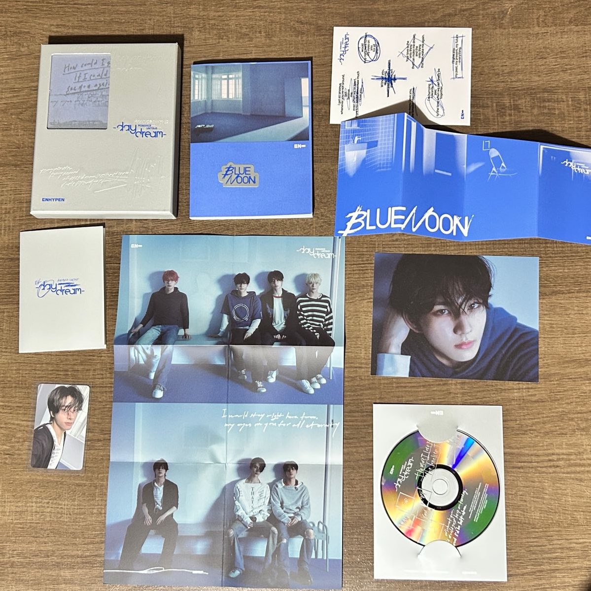 jaey_unn's tweet photo. vendo/venda album r:u daydream

R$200 + frete (superfrete)

- envio video na dm
- envio até 3 dias  
- ❌ sensitive buyer⁠
- feedbacks no fix

📎 enhypen album romance untold daydream jake photocard https://t.co/BPZmYnxStt
