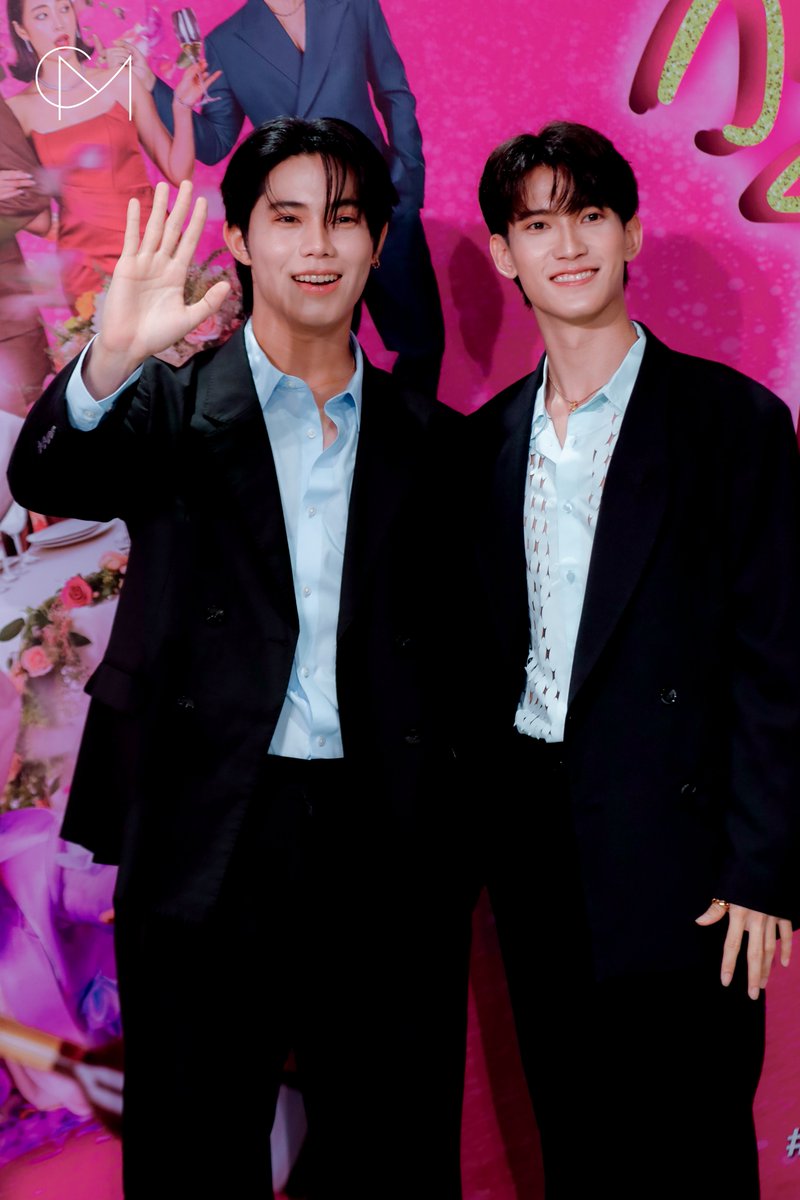 [เก็บตกบรรยากาศ] “โอม - เฟริสท์” ช่วงเดินพรมในงานละครเวทีรอบปฐมทัศน์ “วันสละโสดกับโจทก์เก่า ๆ เดอะ สรวน มิวสิคัล” 

#OhmSarit #First_Chalongrat
#OhmFirst #โอมเฟริสท์
#วันสละโสดกับโจทก์เก่าๆGalaNight
#วันสละโสดกับโจทก์เก่าๆเดอะสรวนมิวสิคัล