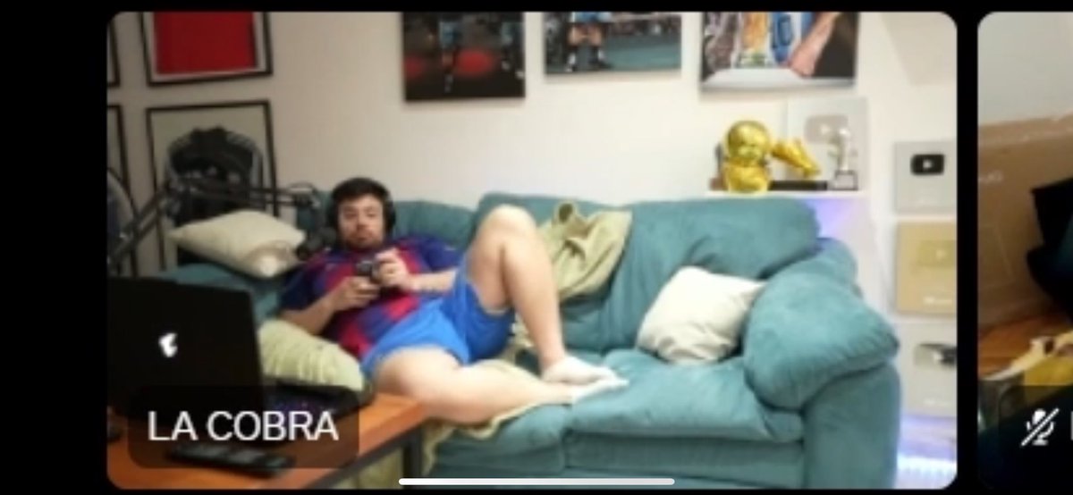 Nono,la seriedad de la cobra en el stream es totalmente nula jaksjaja