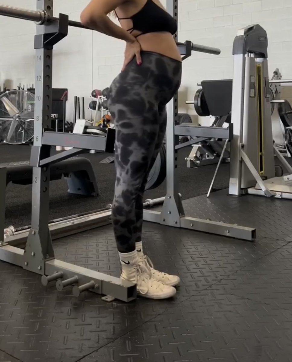 MirandaEvaKH's tweet image. week 15…now my stomach is growing and also weird cravings are back and better than even…relax my workout hours are being reduced #happytuesday #week15