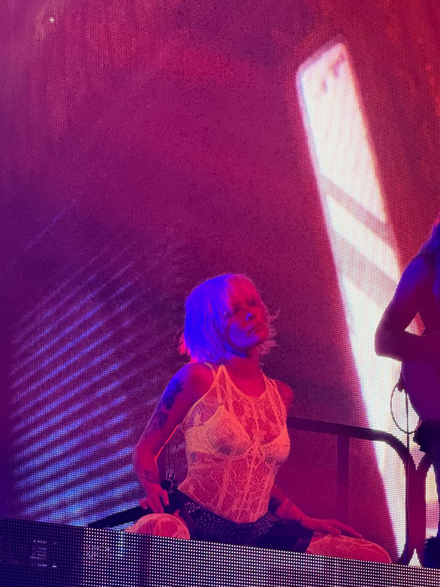 syd💌 tweet media