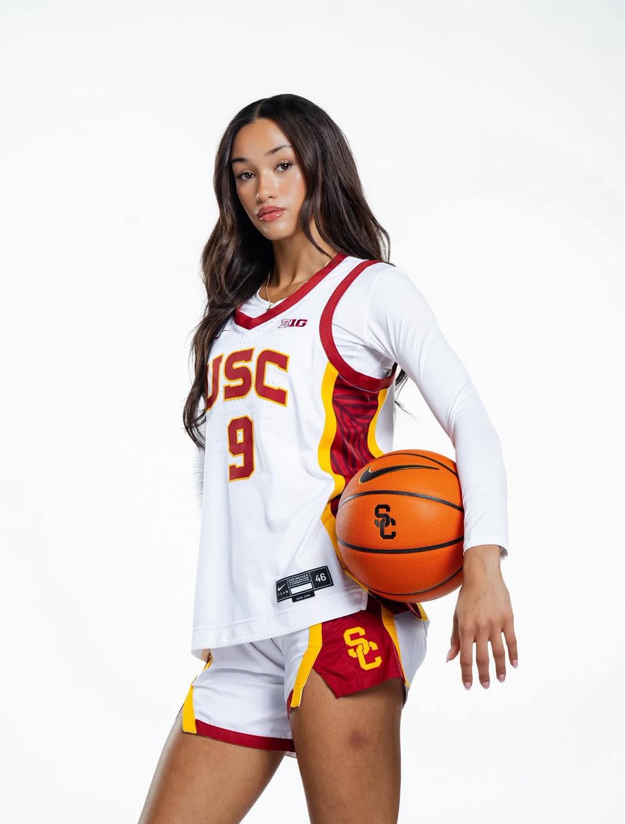 trendyhoopstars's tweet image. Jazzy Davidson in her collegiate debut:

14 PTS
5 RBS
4 AST
2 STL+BLK

No. 18 USC wins, 87-48! ✨